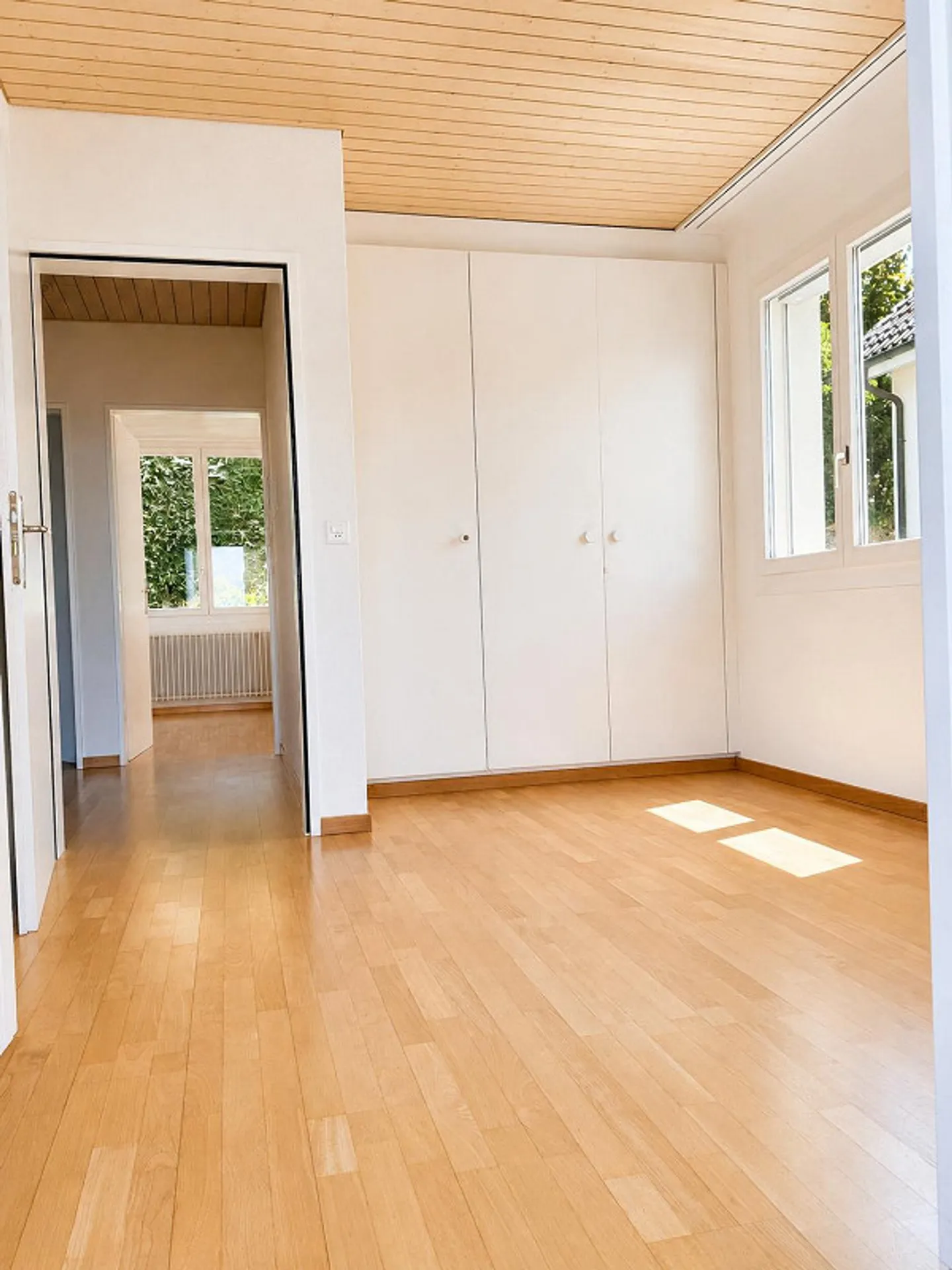 Maison d'angle avec double garage, jardin et vue fantastique - Photo 7 sur 26
