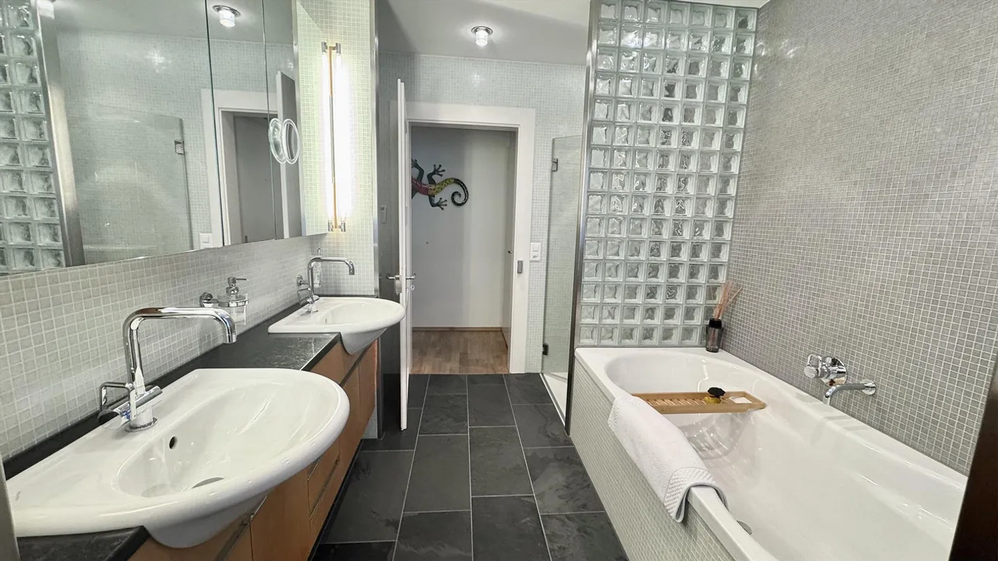 Hausteil mit grosser Terrasse im beliebten Veltheim - Foto 16 von 21