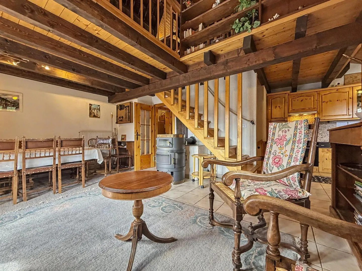 Chalet a schiera con studio indipendente e bella vista libera - Foto 1 di 14
