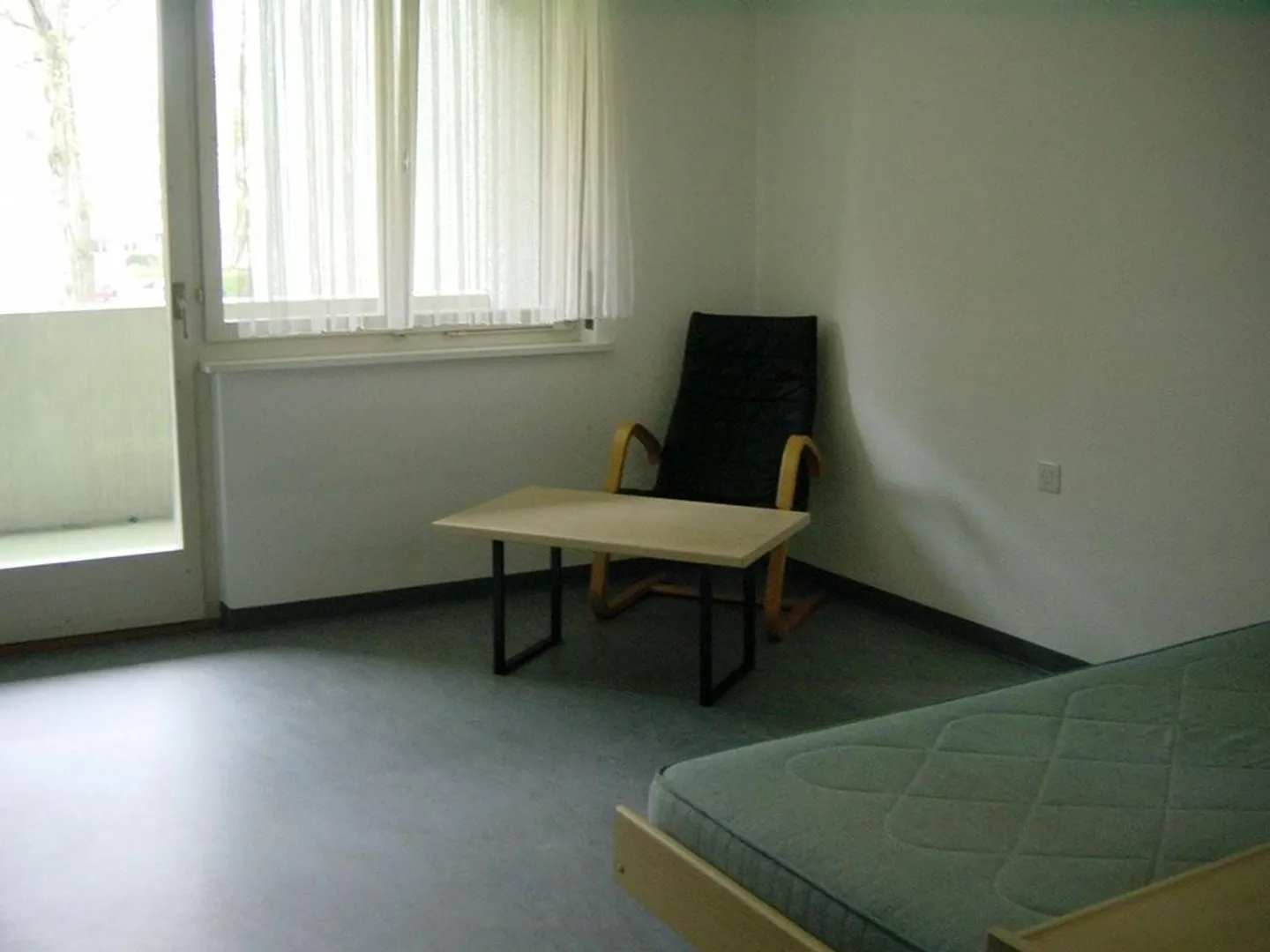 LOUER SANS CAUTION - Logement meublé près de l'aéroport - Photo 4 sur 5