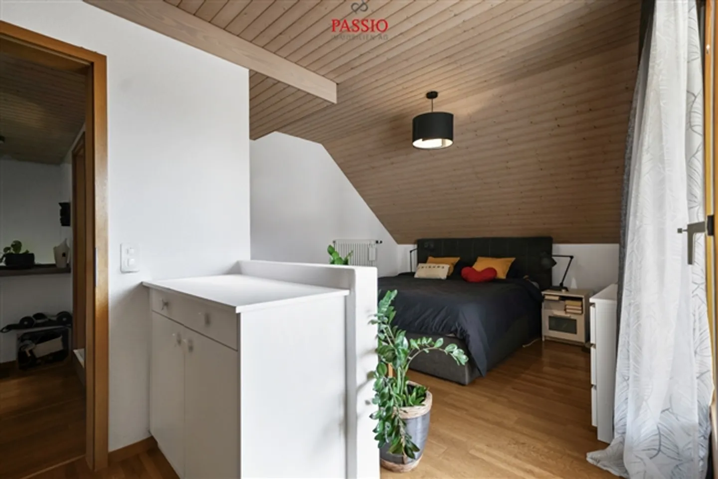 5.5-Room Semi-Detached House with 2-Room Studio, Garden & 3 Parking Spaces - Photo 16 of 20