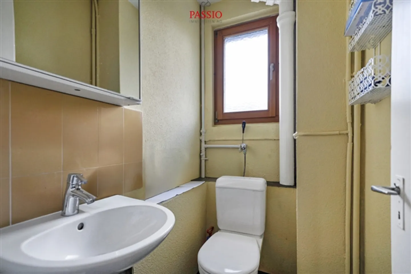 5.5-Room Semi-Detached House with 2-Room Studio, Garden & 3 Parking Spaces - Photo 17 of 20