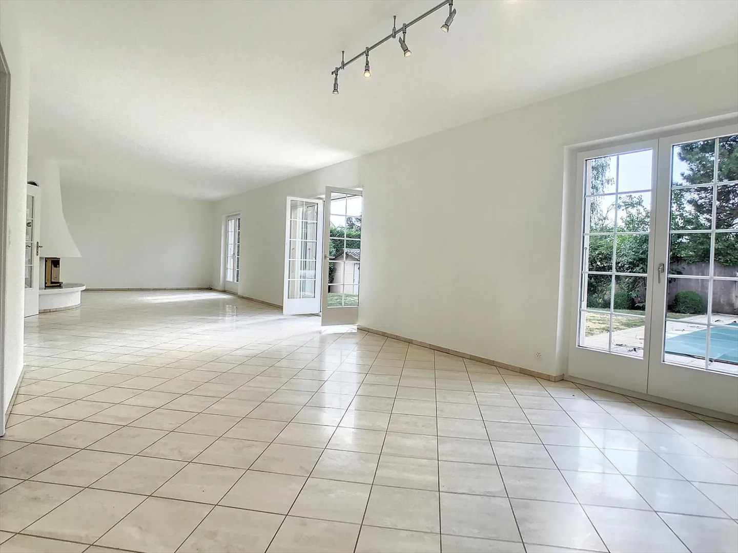 Maison 5.5 pièces - Photo 3 sur 12