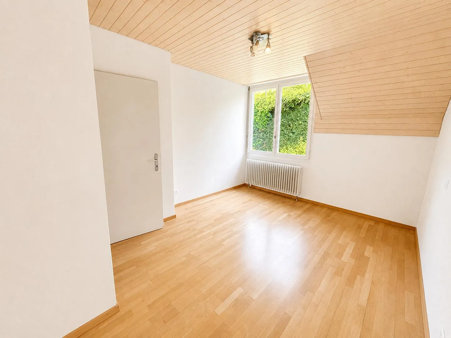 Maison d'angle avec double garage, jardin et vue fantastique - Photo 9 sur 26