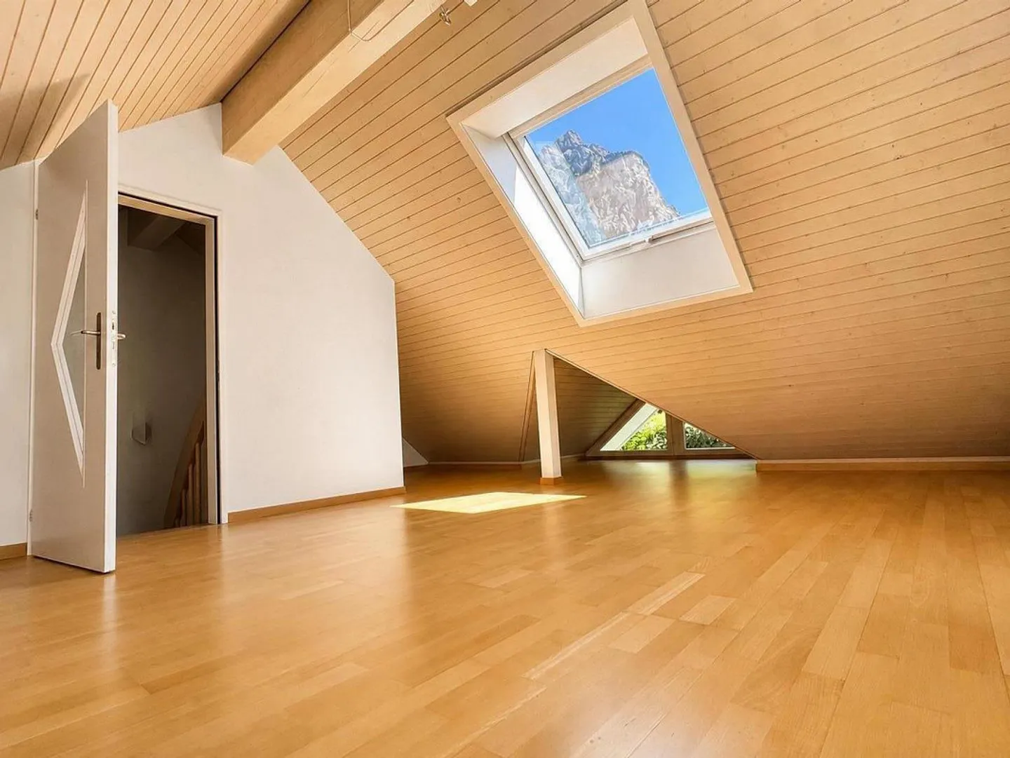 Maison d'angle avec double garage, jardin et vue fantastique - Photo 10 sur 26