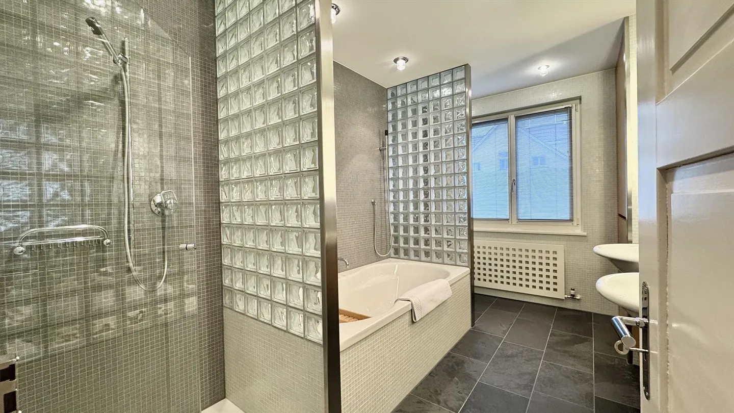 Hausteil mit grosser Terrasse im beliebten Veltheim - Foto 17 von 21