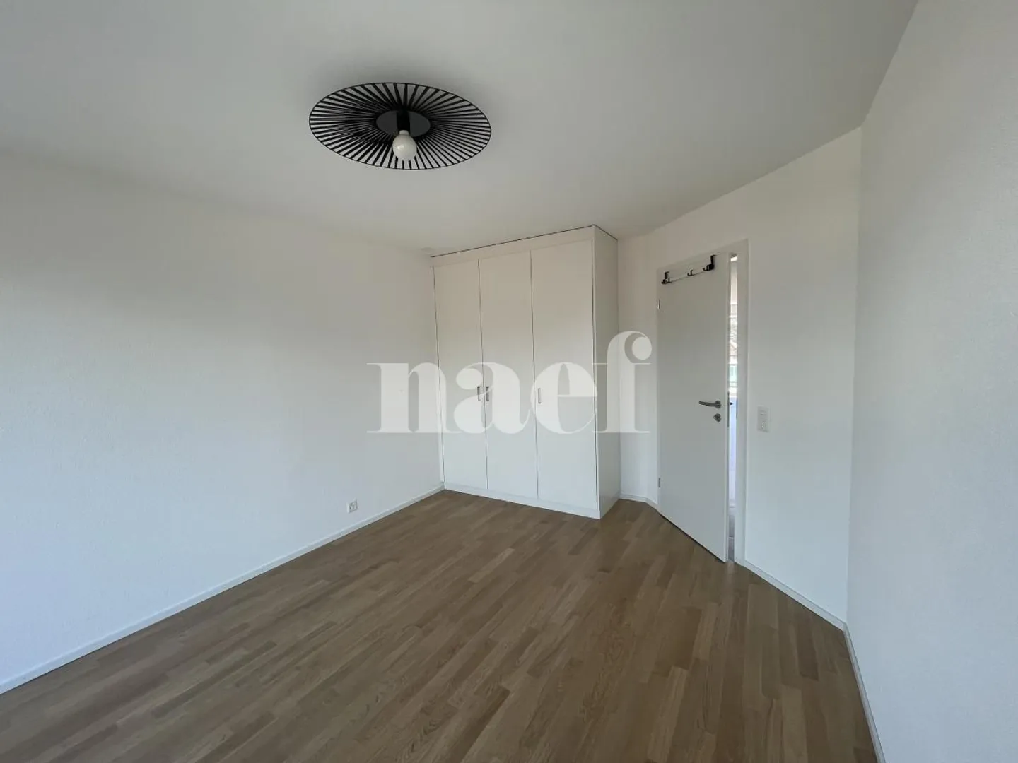 Bellissimo appartamento moderno all'ultimo piano con grande balcone - Foto 6 di 10