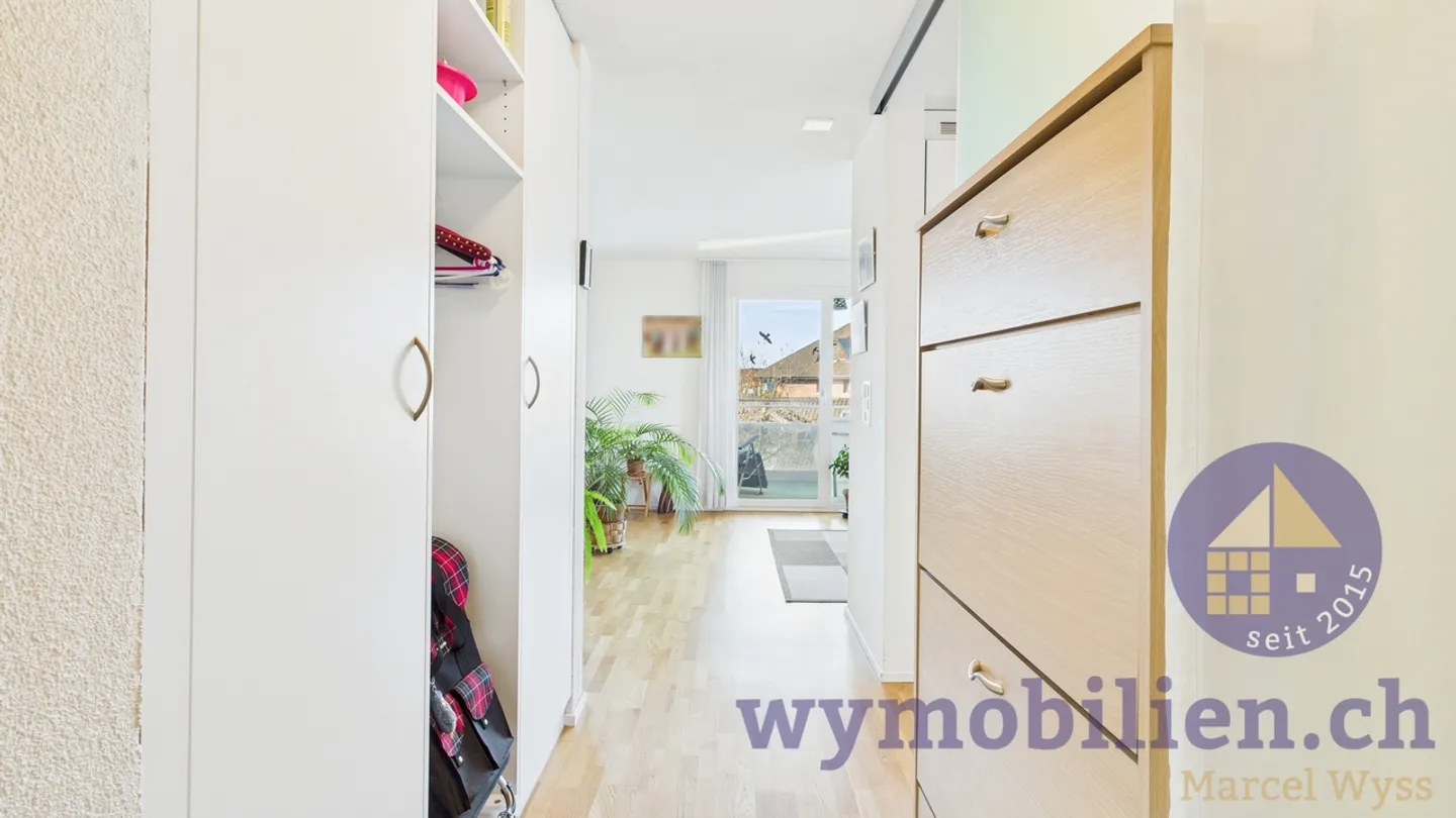 Practical, bright, central – 3.5-room apartment with lift + loggia - Photo 10 of 12
