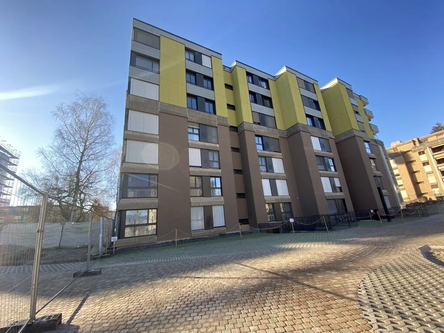 Modern 5.5-Room Apartment - Photo 1 of 6