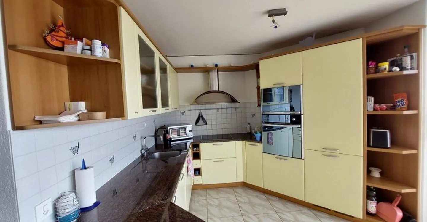 Superb 4.5-room apartment with balcony and elevator in a quiet residential area - Photo 6 of 10