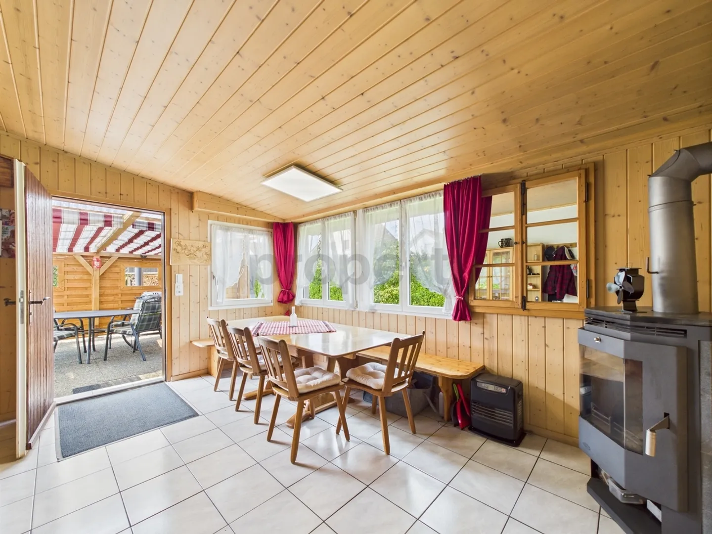 Charming 4.5-room single-family house with large garden in Lyss - Photo 8 of 13