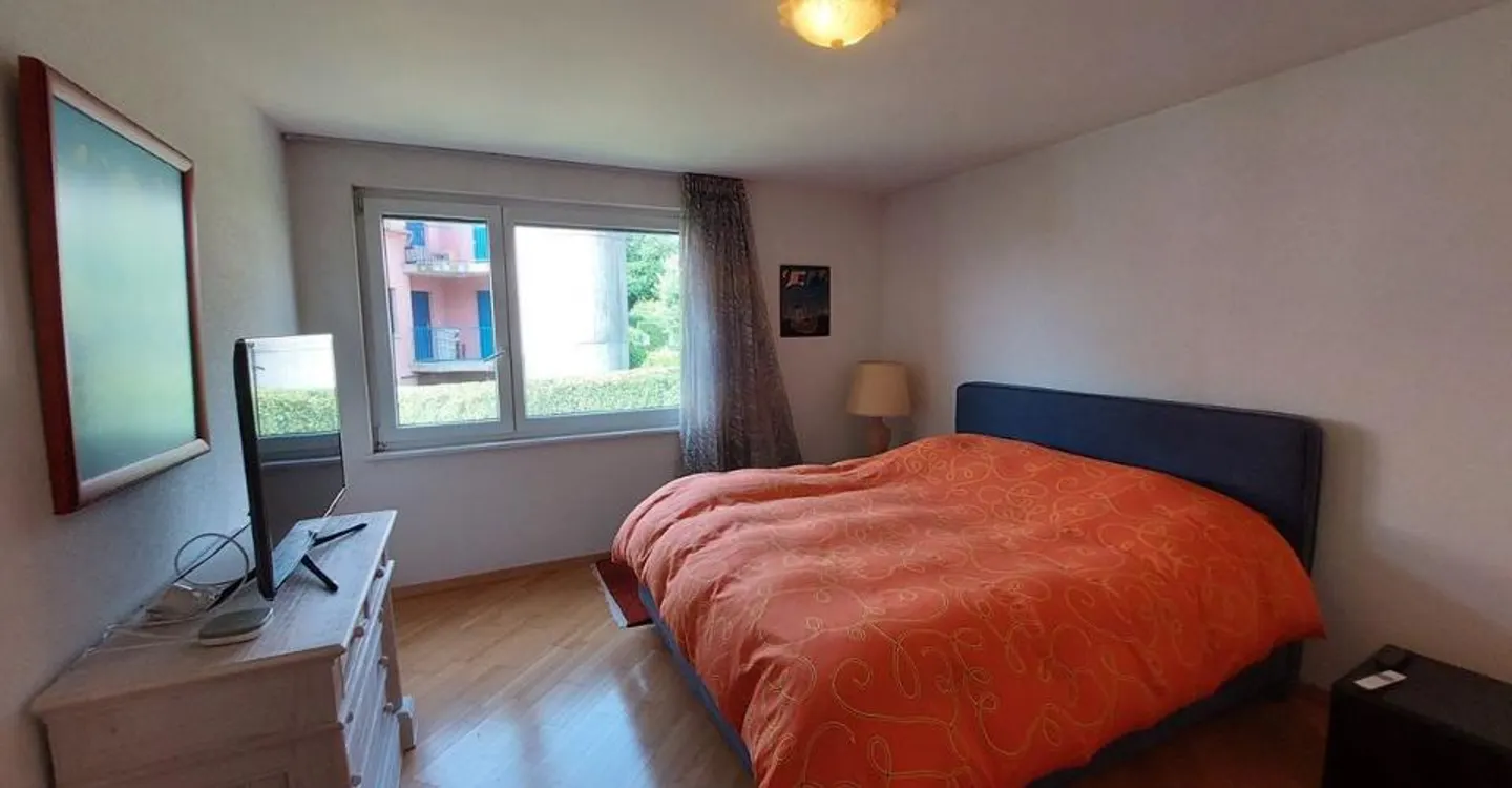 Superb 4.5-room apartment with balcony and elevator in a quiet residential area - Photo 7 of 10