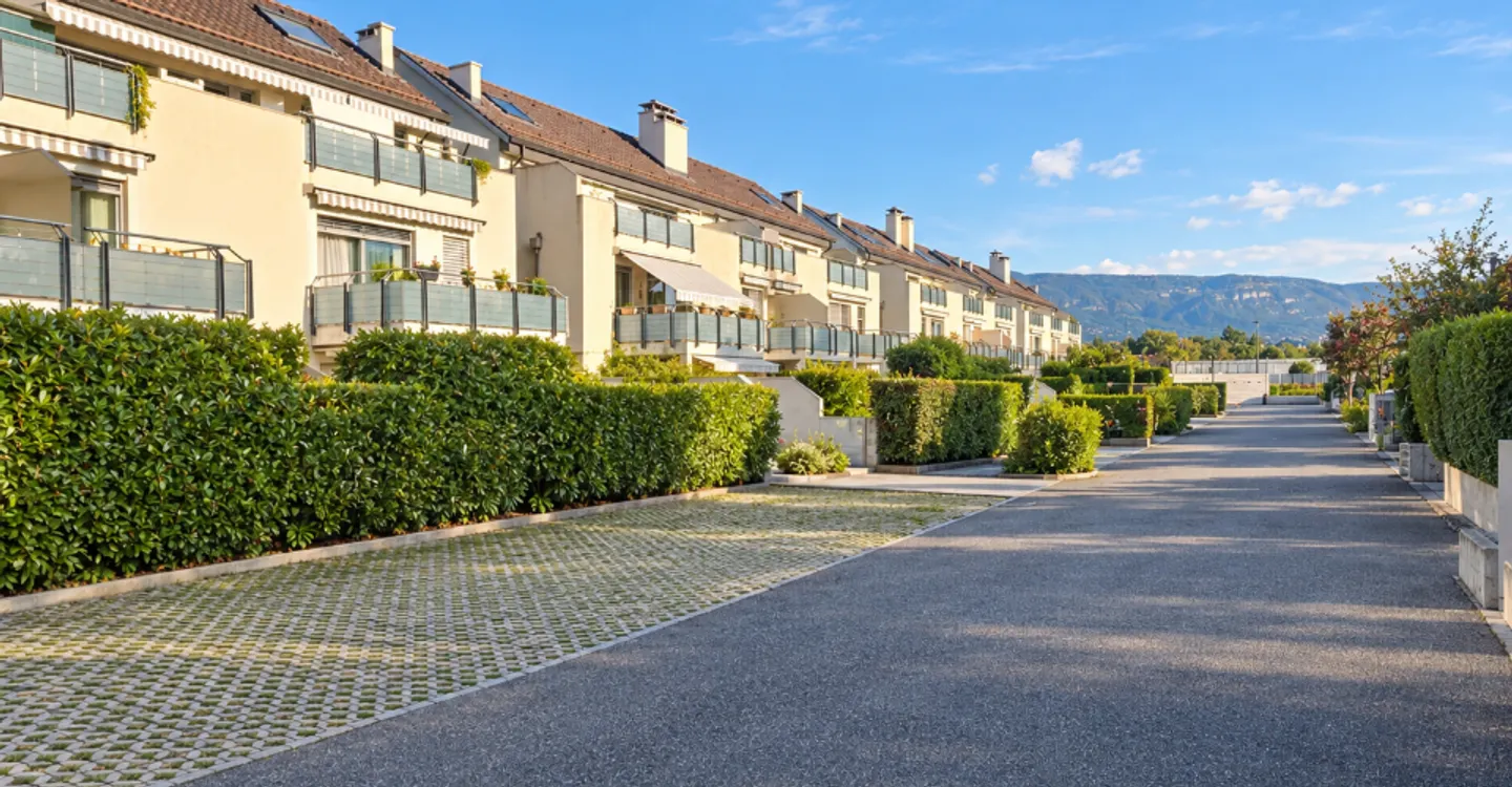 Bernex - Exclusivité - Foto 1 di 17