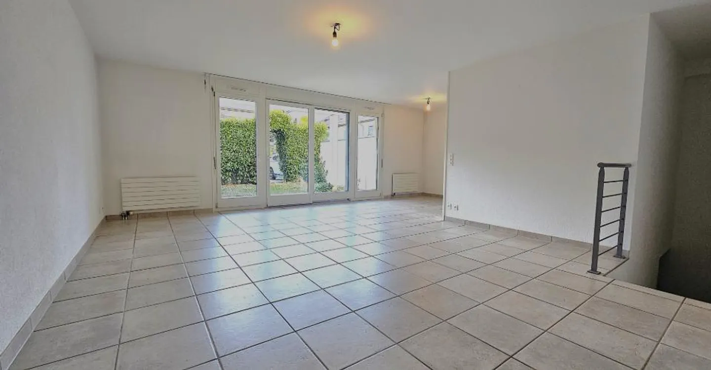 Bernex - Exclusivité - Foto 2 di 17