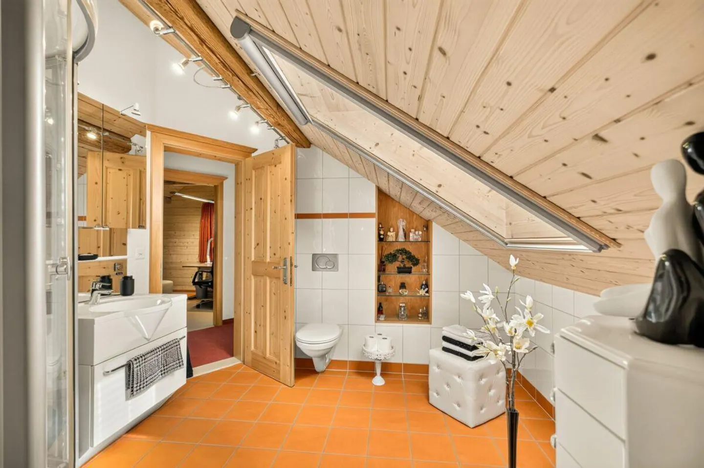 Maison individuelle située au calme avec appartement préparé, grange et jardin de rêve - Photo 15 sur 30
