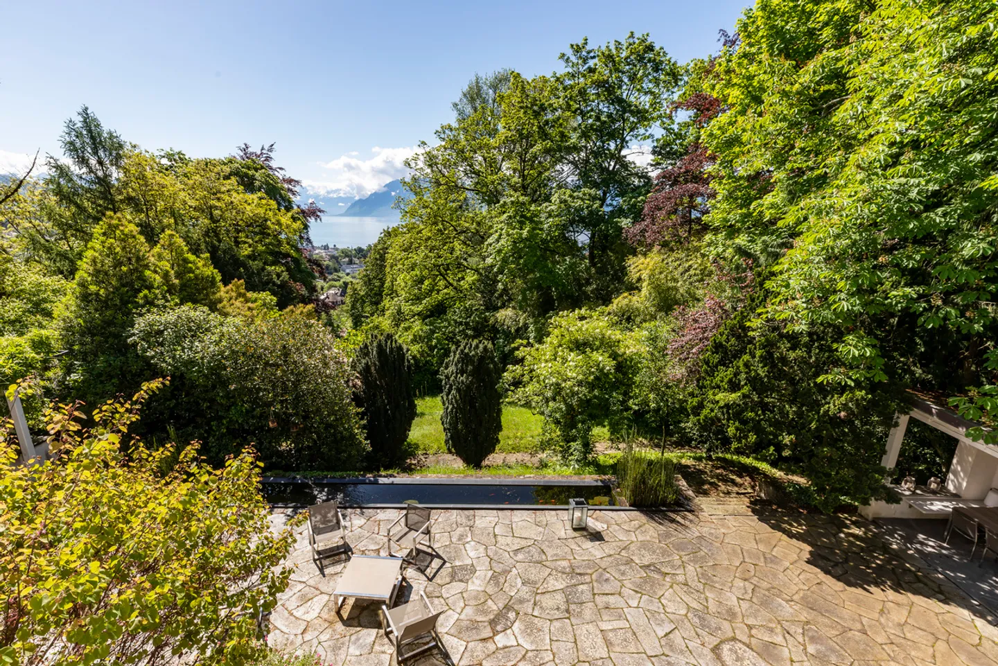 Splendid residence | Sought-after area - Photo 2 of 14