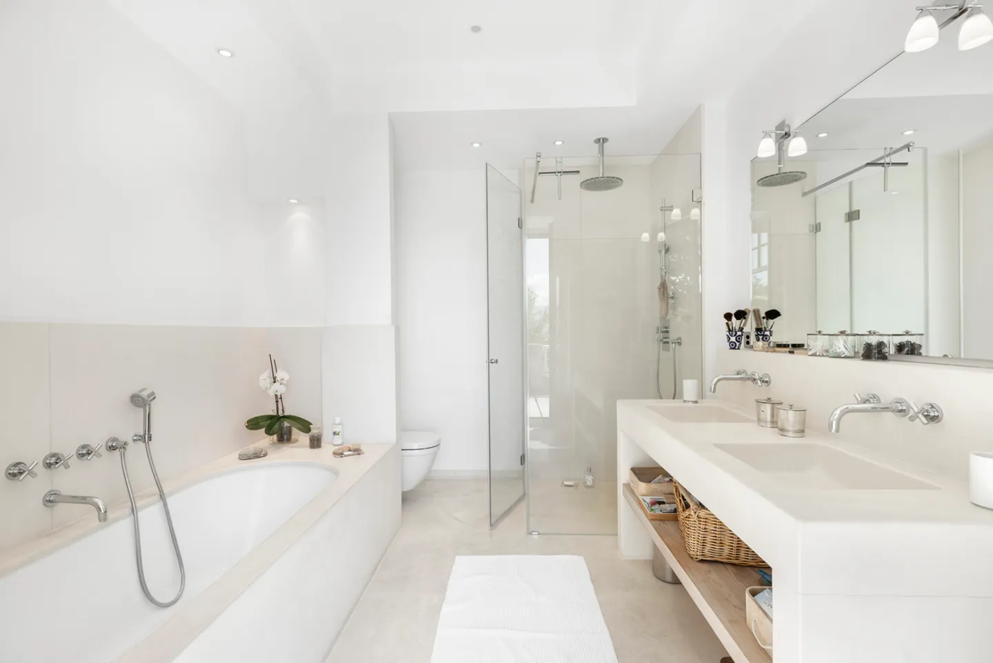 Splendid residence | Sought-after area - Photo 10 of 14