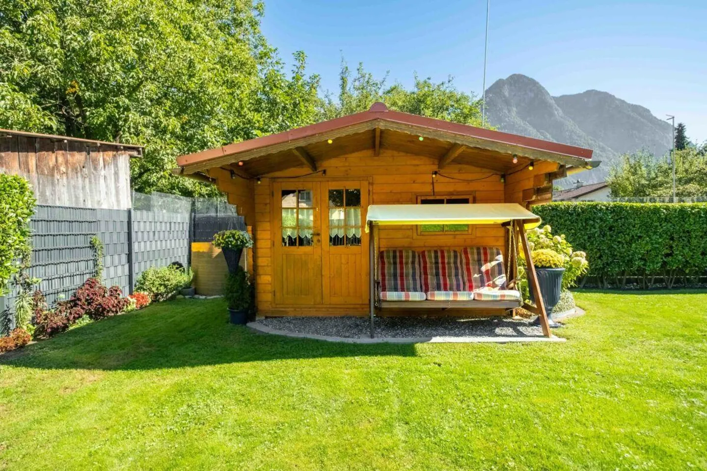 Maison individuelle située au calme avec appartement préparé, grange et jardin de rêve - Photo 25 sur 30