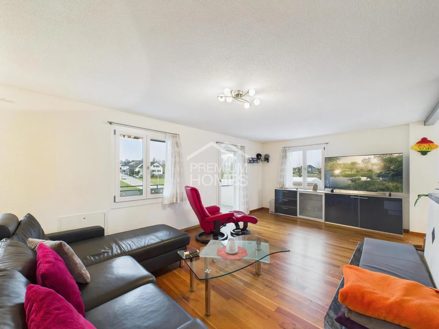 Solido edificio multifamiliare con un potenziale di affitto attraente - Foto 6 di 9