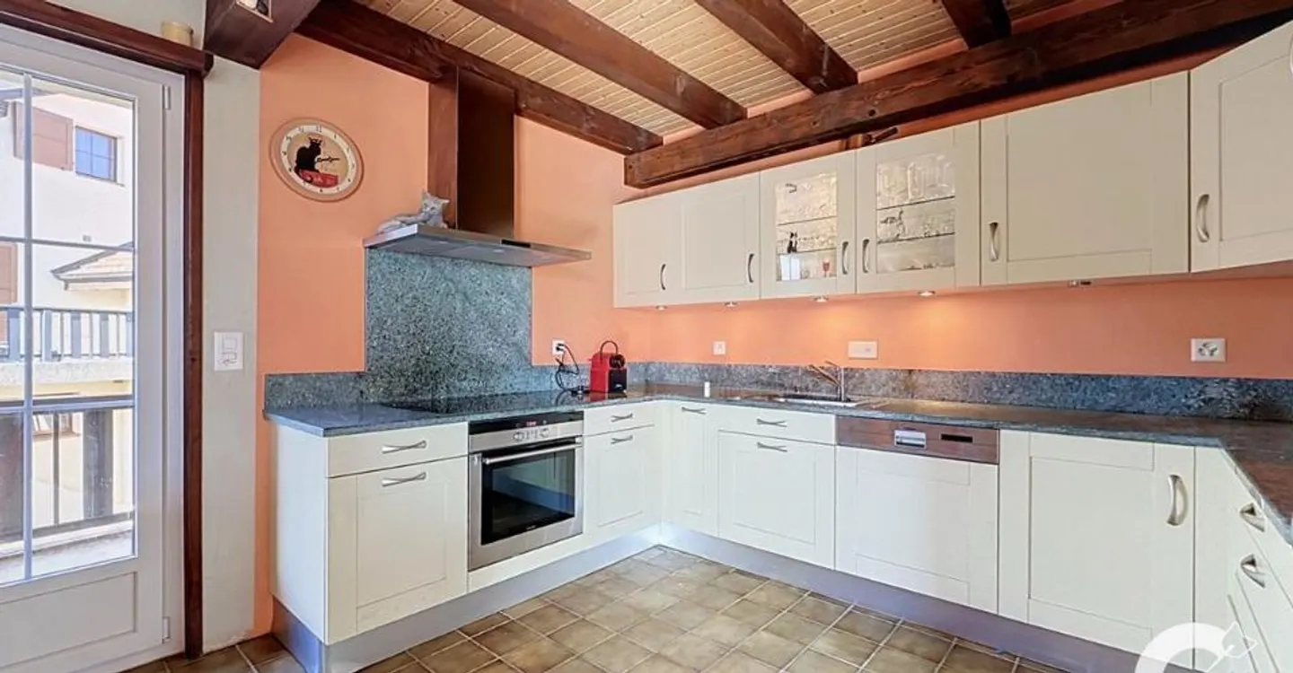 Grande appartamento da ristrutturare - Foto 6 di 11