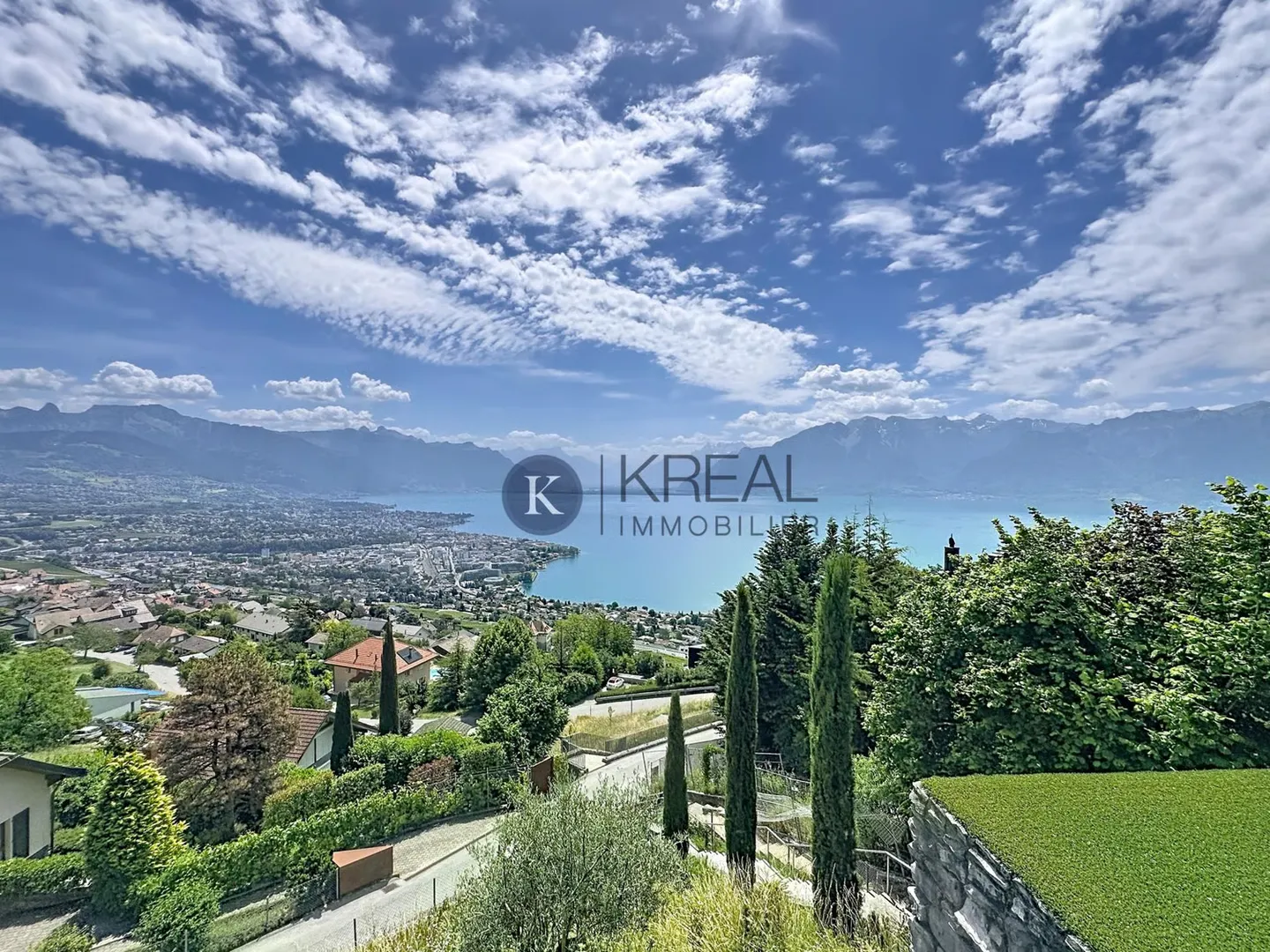 Propriété extraordinaire - Vue panoramique et équipements de haute qualité - Photo 3 sur 13