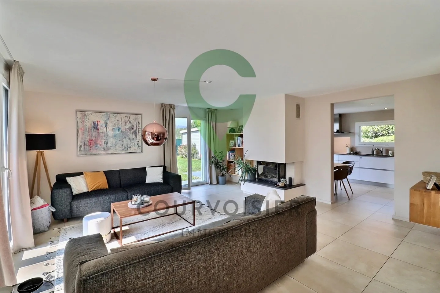 Belle et lumineuse maison de 6,5 pièces - Foto 2 von 23