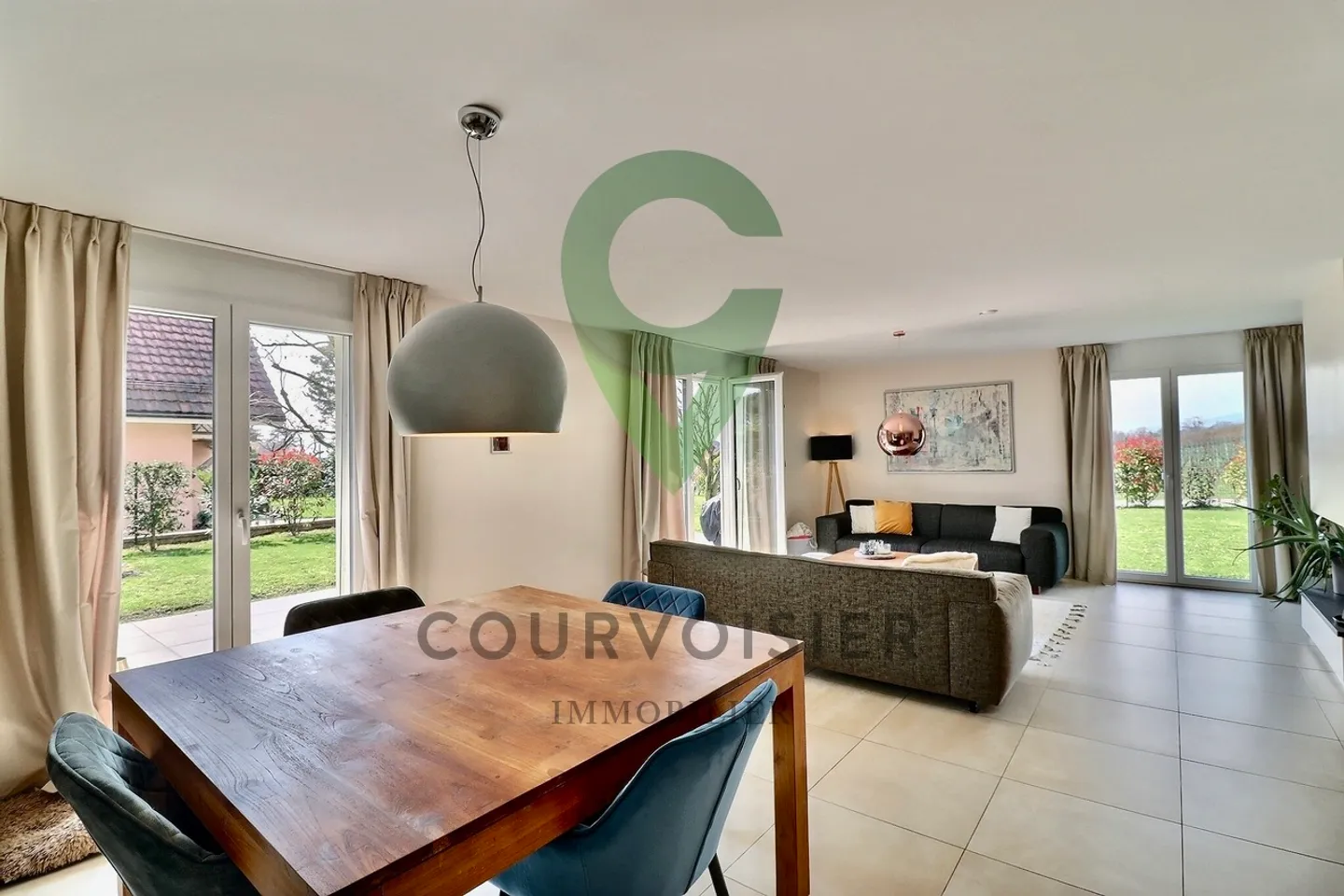 Belle et lumineuse maison de 6,5 pièces - Foto 4 von 23