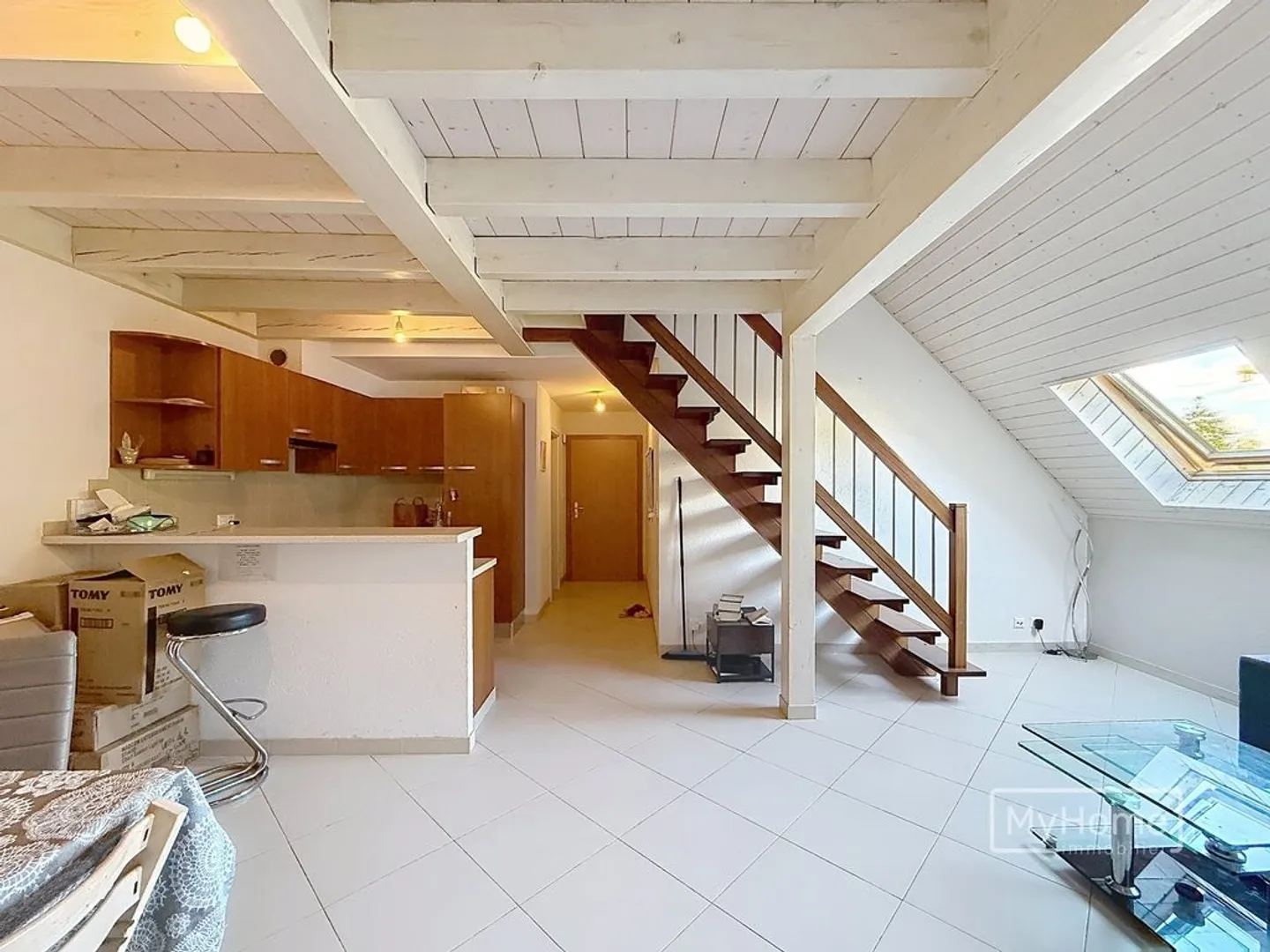 Dreamy 3.5-Room Duplex in the City Center of Echallens - Photo 2 of 5