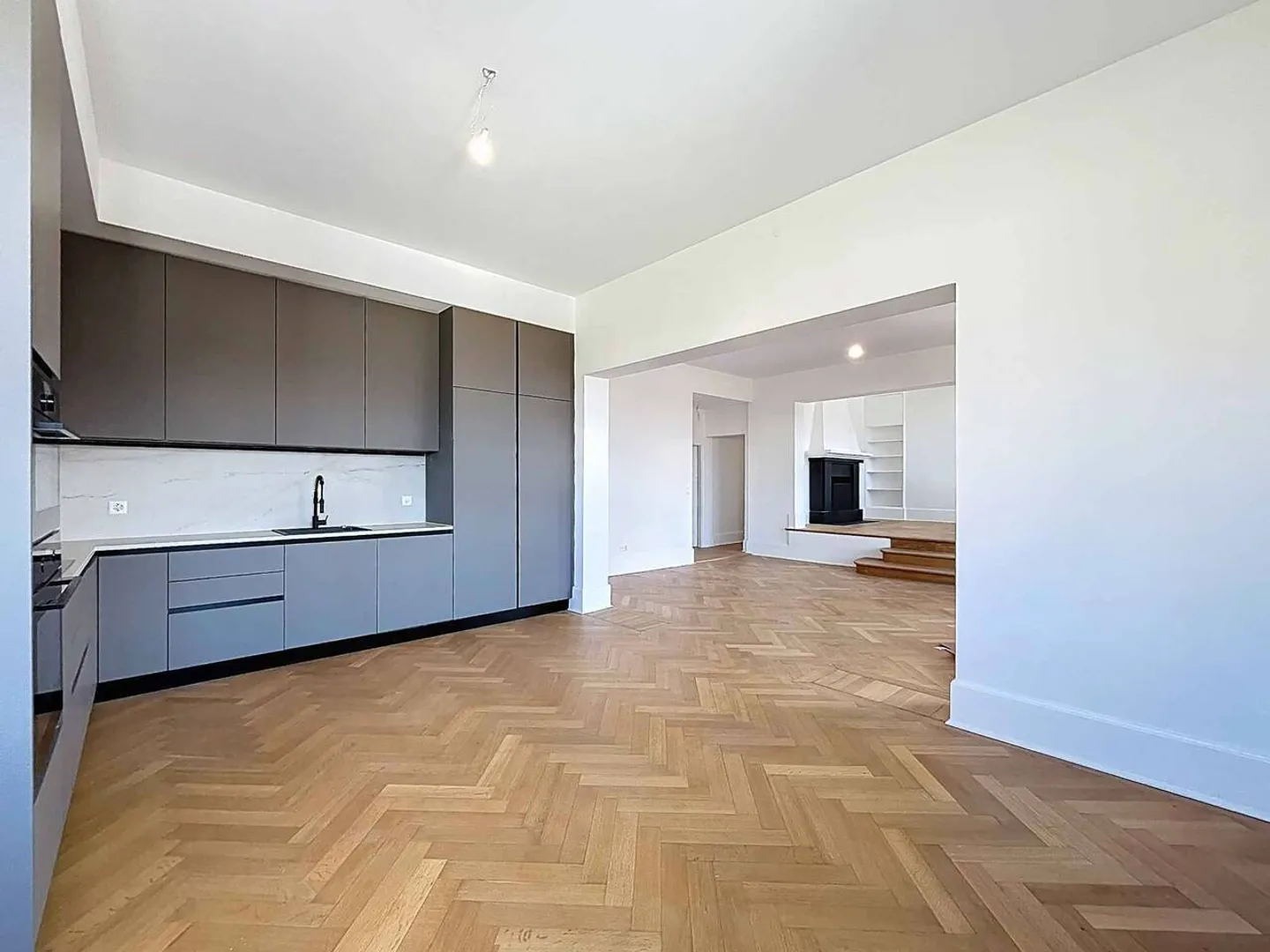 Appartement Charmant à Villeneuve - Photo 2 sur 13