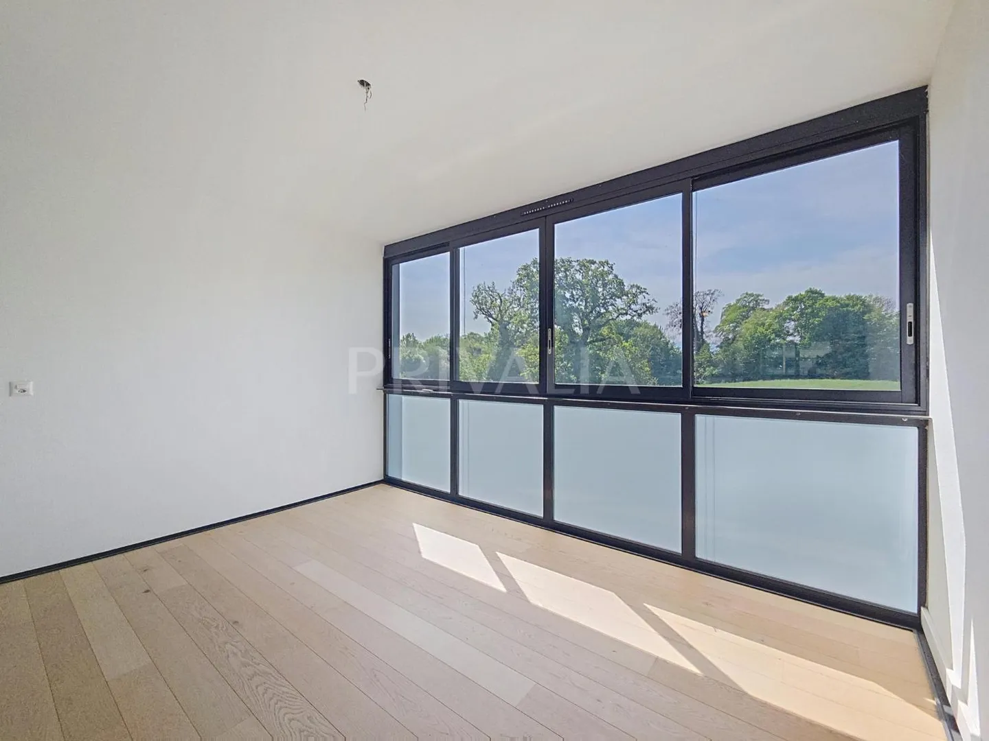 Bellissimo appartamento di 6,5 stanze al 2° piano in una residenza sicura - Foto 2 di 10