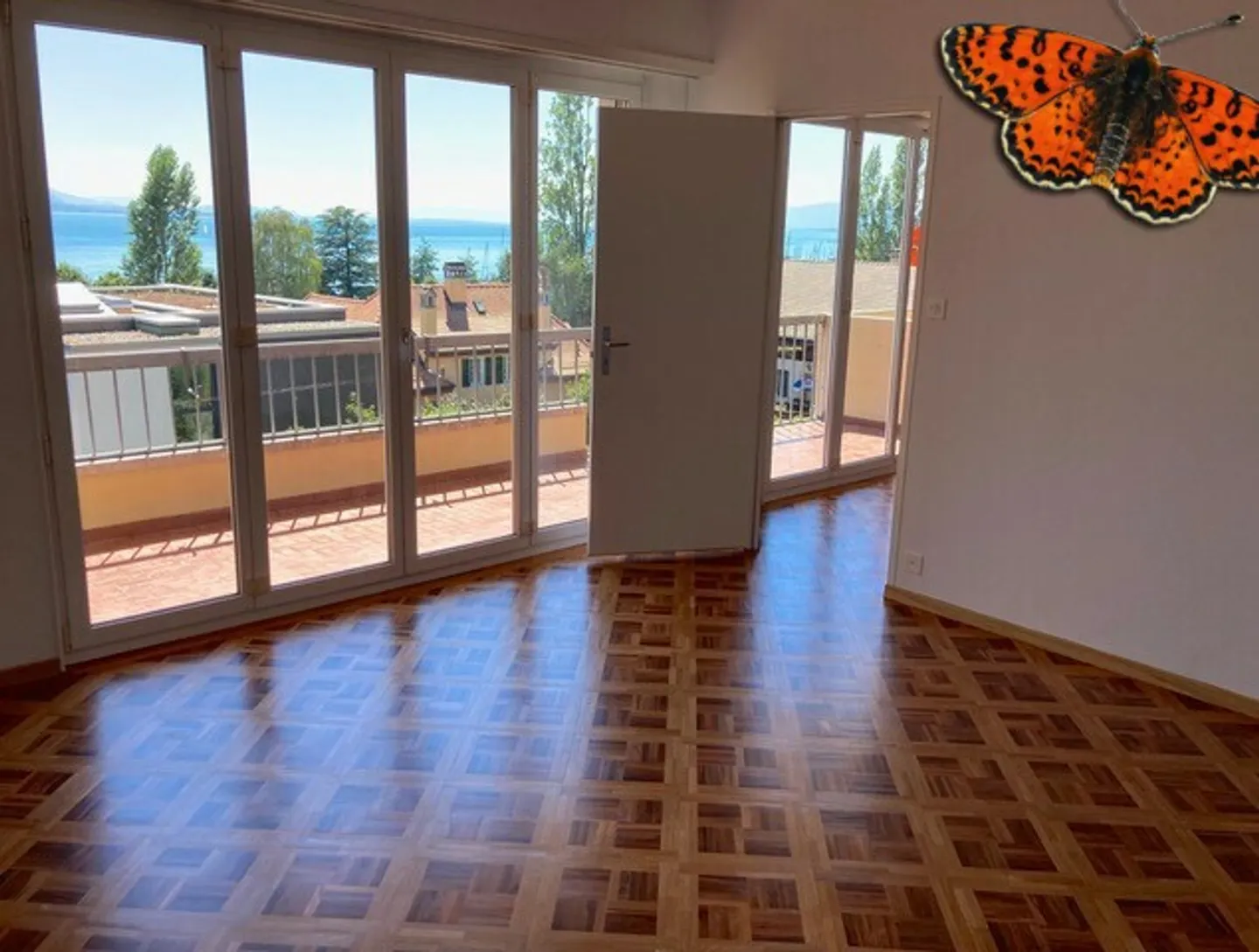 Charming Apartment with Lake View - Photo 5 of 18