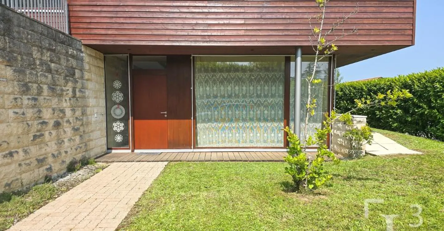 Einzelvilla mit ungehindertem Blick auf den See - Foto 3 von 12