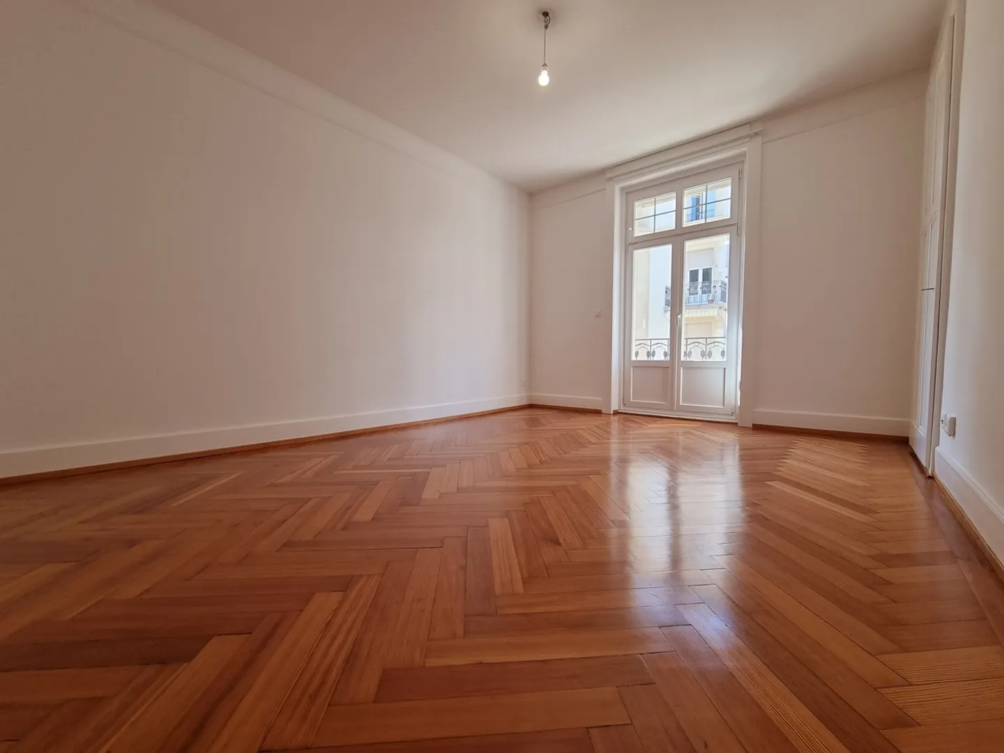 Appartamento Haussmanniano Elegante - Foto 4 di 9