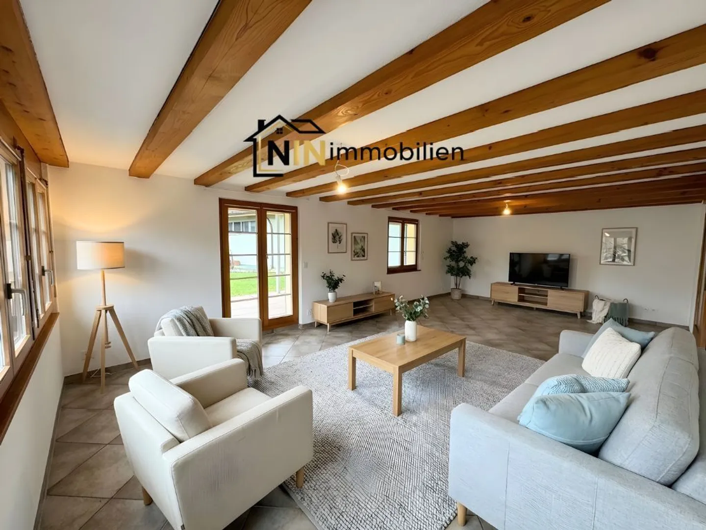 Appartement Charmant au Style Rustique - Photo 2 sur 6