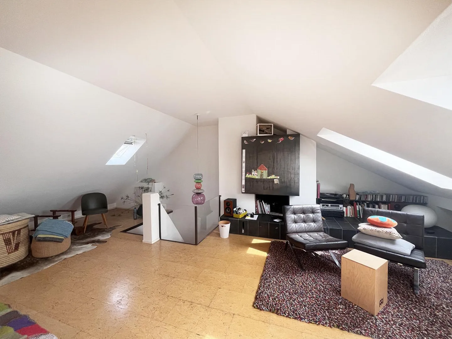 Affascinante casa a schiera di 8 stanze con giardino romantico e terrazza sul tetto - Foto 12 di 14