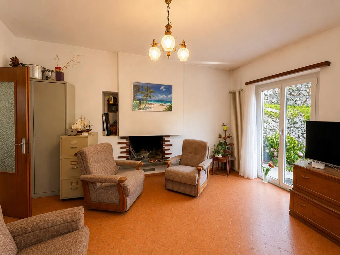 Large Two-Family House of 9 Rooms to Renovate, with Buildable Land - Photo 7 of 24