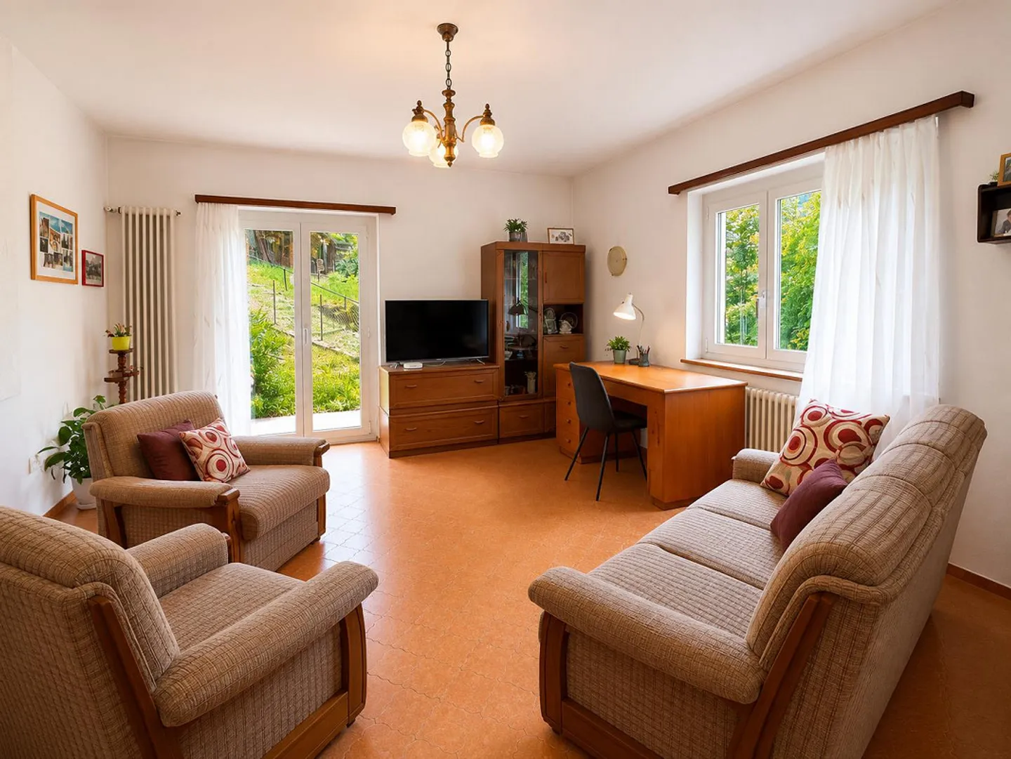 Large Two-Family House of 9 Rooms to Renovate, with Buildable Land - Photo 10 of 24