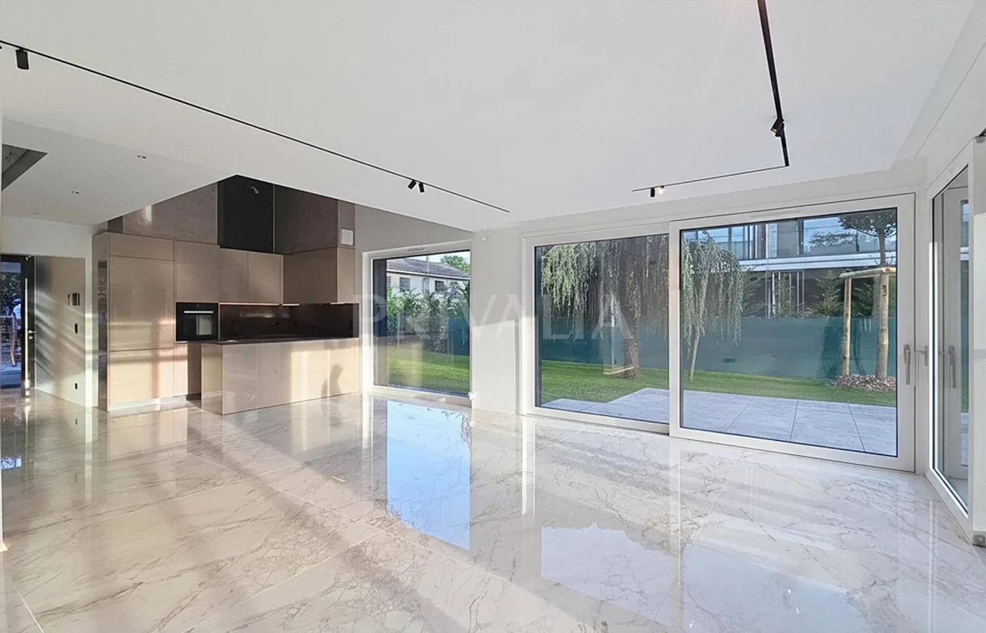 Luxury Semi-Detached Villa - Photo 2 of 12