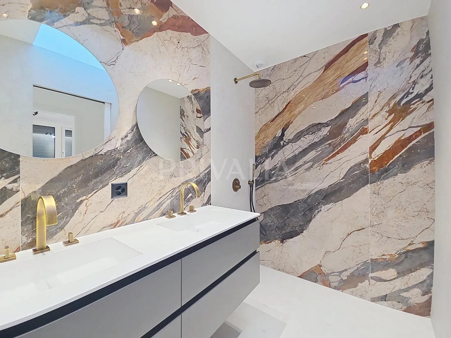 Luxury Semi-Detached Villa - Photo 9 of 12