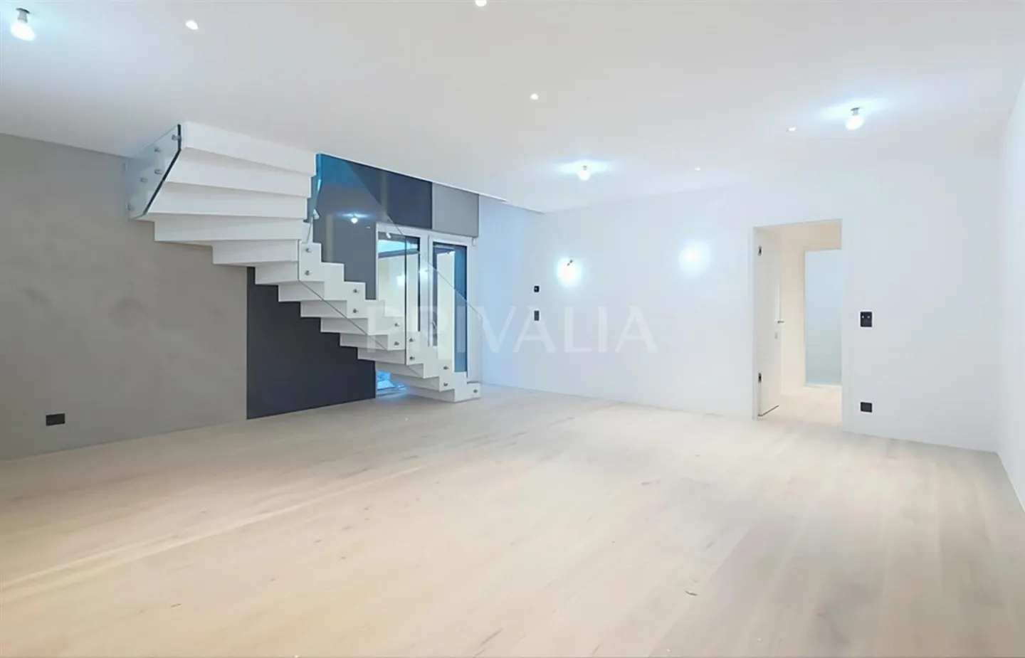 Luxury Semi-Detached Villa - Photo 10 of 12