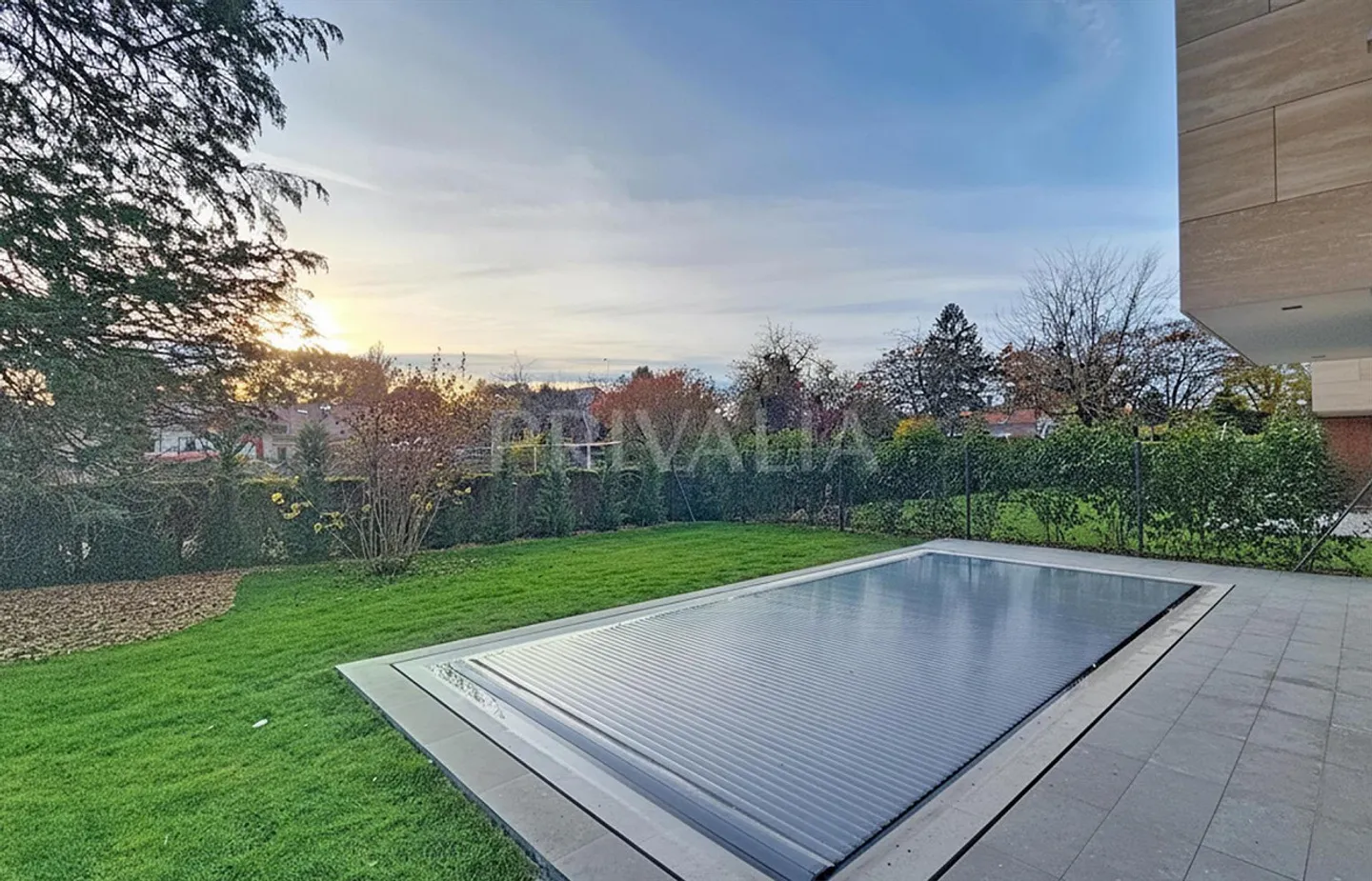 Luxury Semi-Detached Villa - Photo 11 of 12