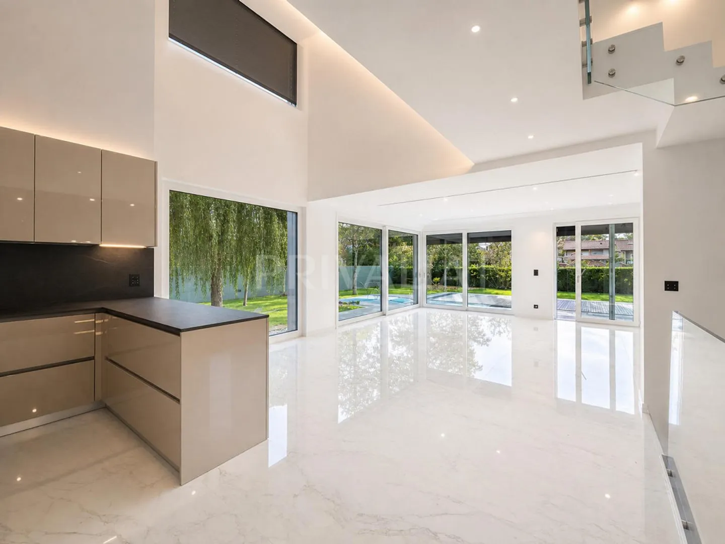 Luxury Semi-Detached Villa - Photo 3 of 12