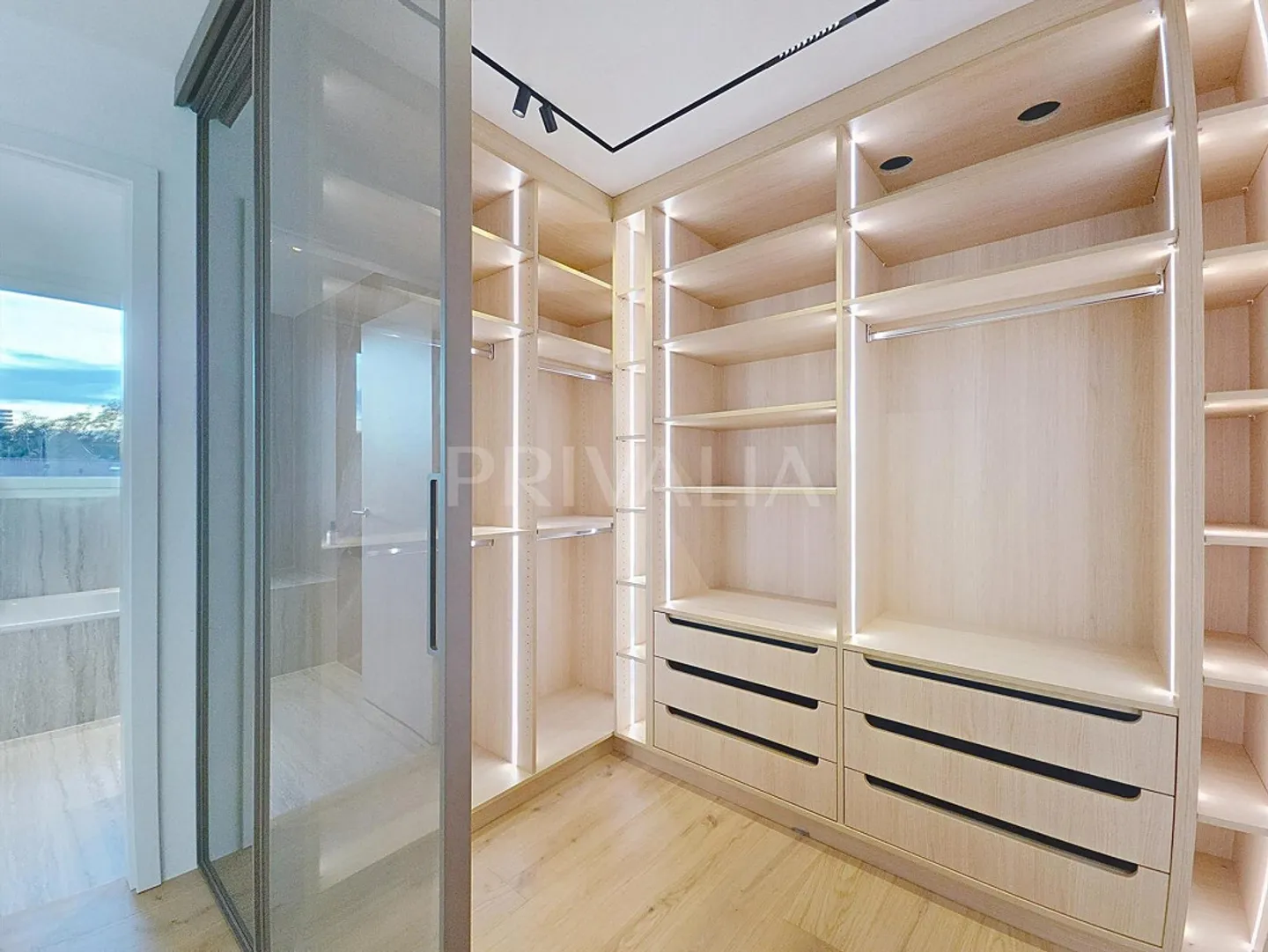 Luxury Semi-Detached Villa - Photo 6 of 12