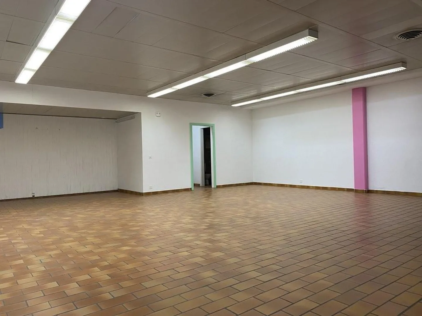 Ideally located in the shopping center - Photo 3 of 8