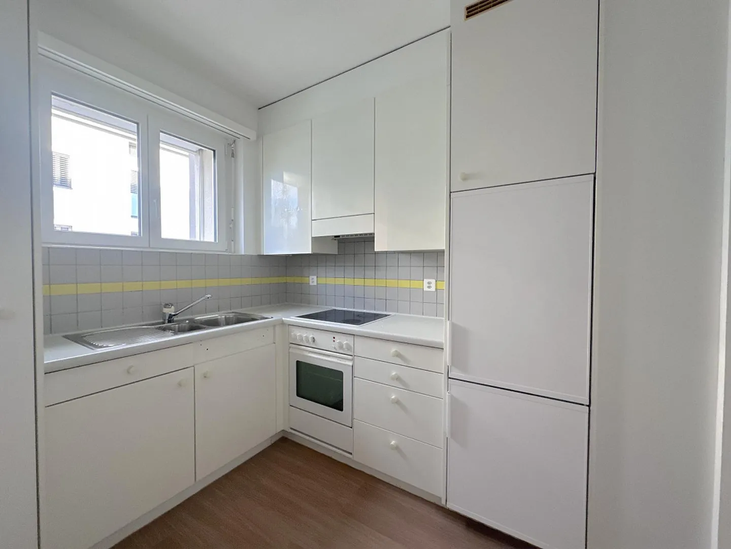 BÂTIMENT RÉNOVÉ, INTÉRESSANT 4.5 PIÈCES - Photo 6 sur 8