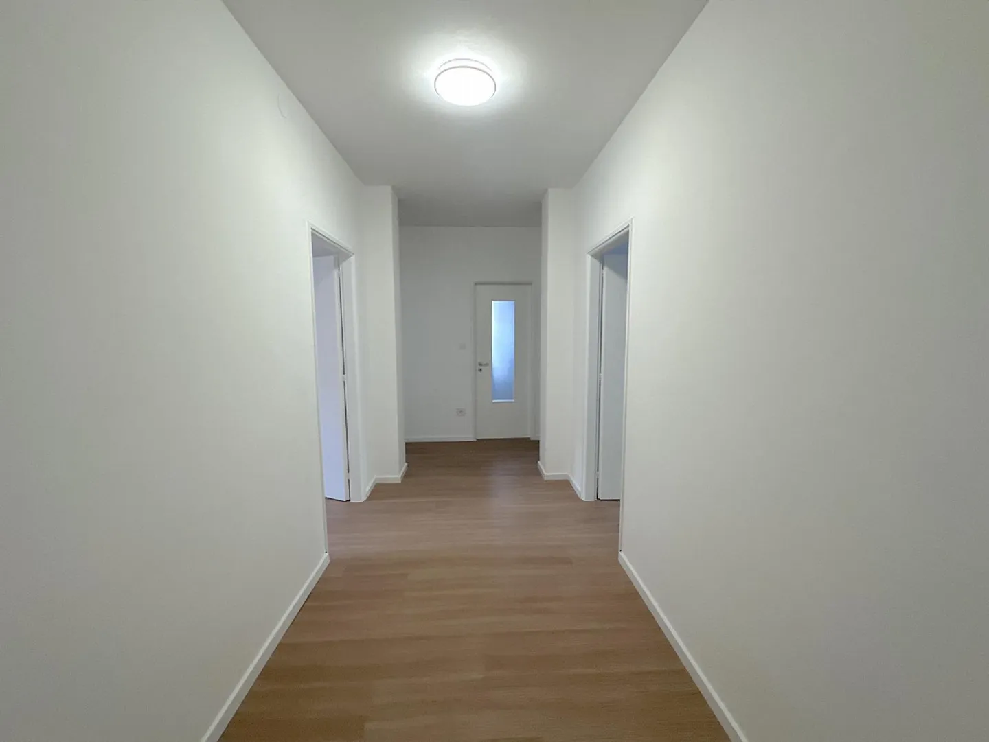 BÂTIMENT RÉNOVÉ, INTÉRESSANT 4.5 PIÈCES - Photo 7 sur 8