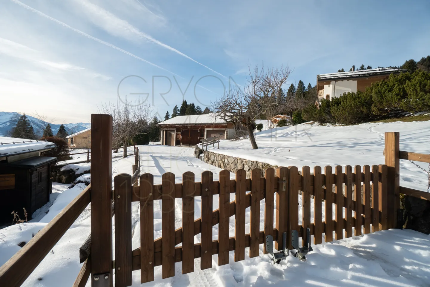 Typical Family Chalet in Gryon with Garden and Outbuildings - Photo 3 of 25