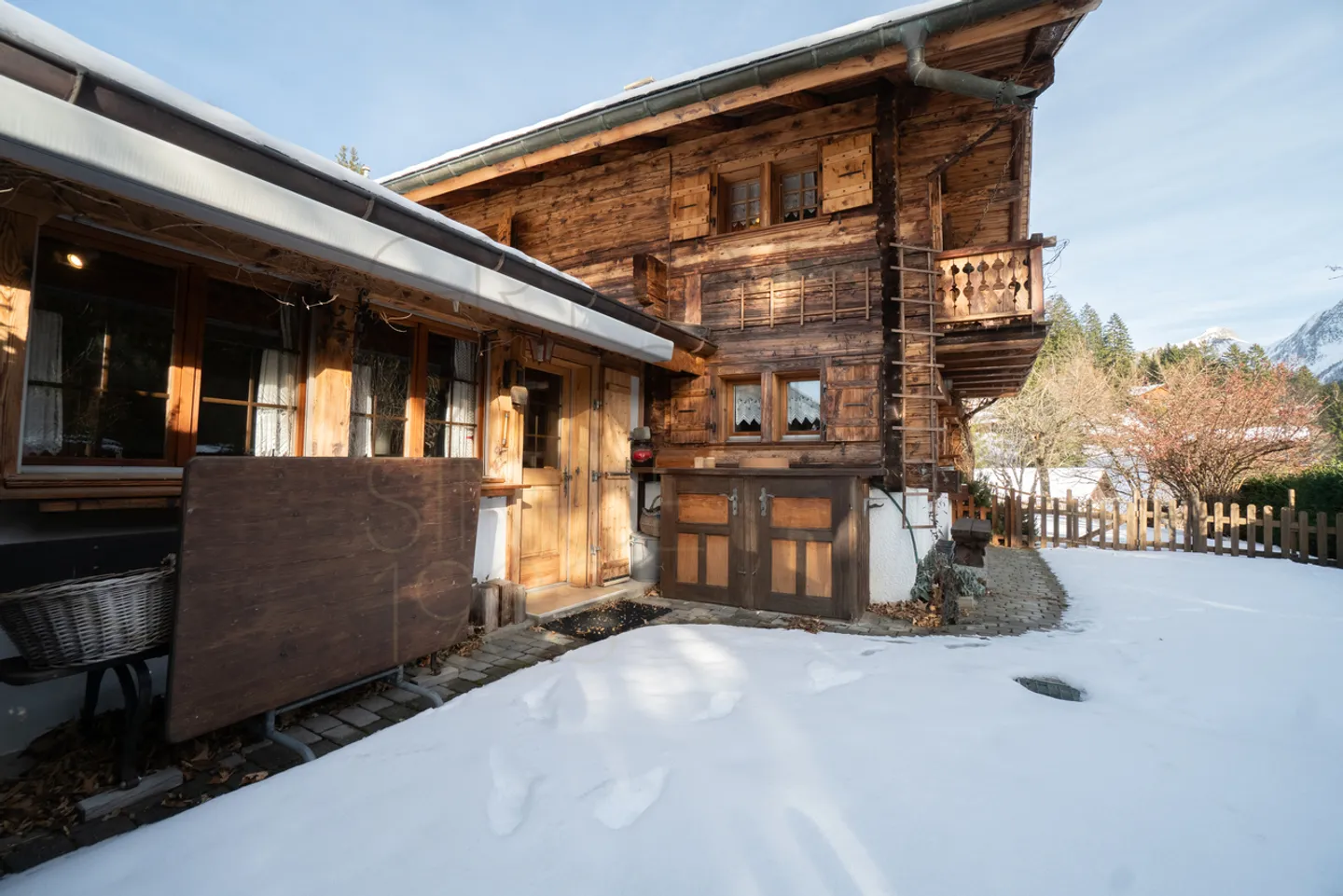 Typical Family Chalet in Gryon with Garden and Outbuildings - Photo 5 of 25