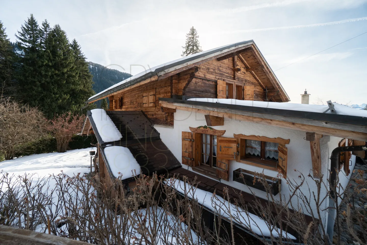 Typical Family Chalet in Gryon with Garden and Outbuildings - Photo 2 of 25