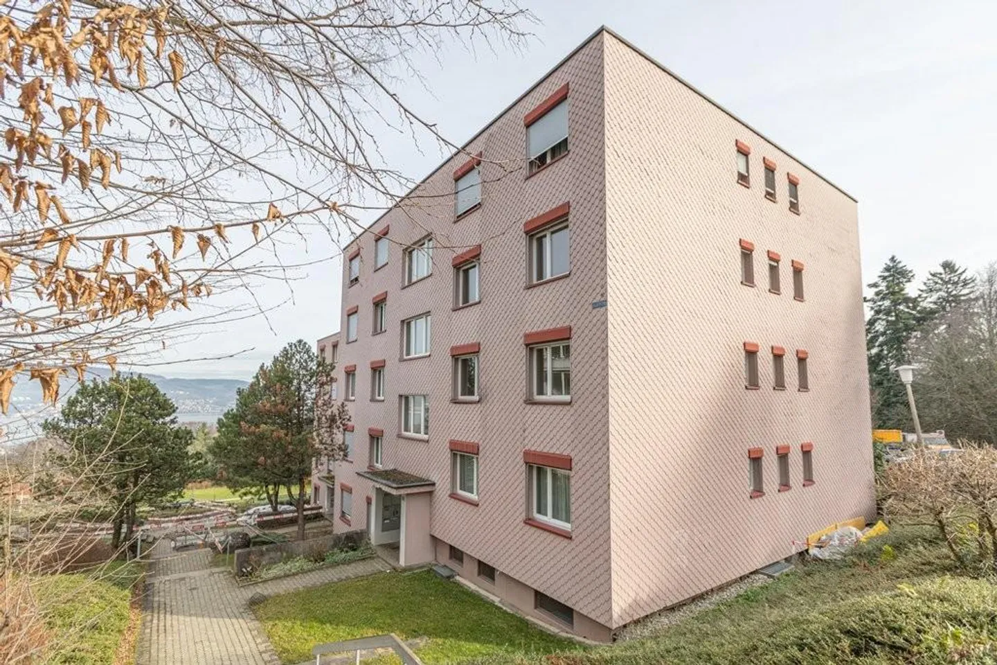 Ici attend votre nouveau chez-vous - Photo 1 sur 11
